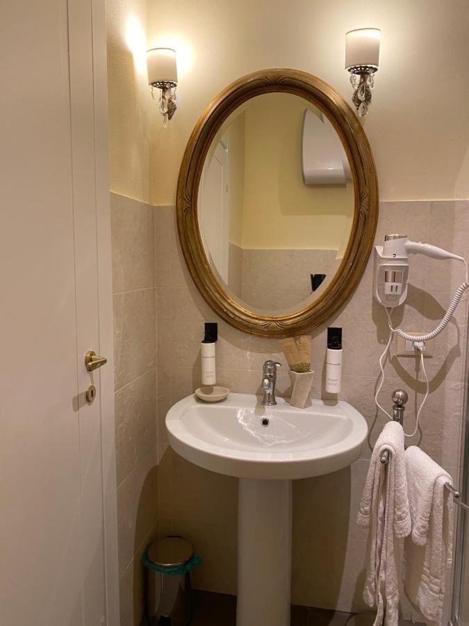 Palazzo Lari Sarzana Hotell Eksteriør bilde