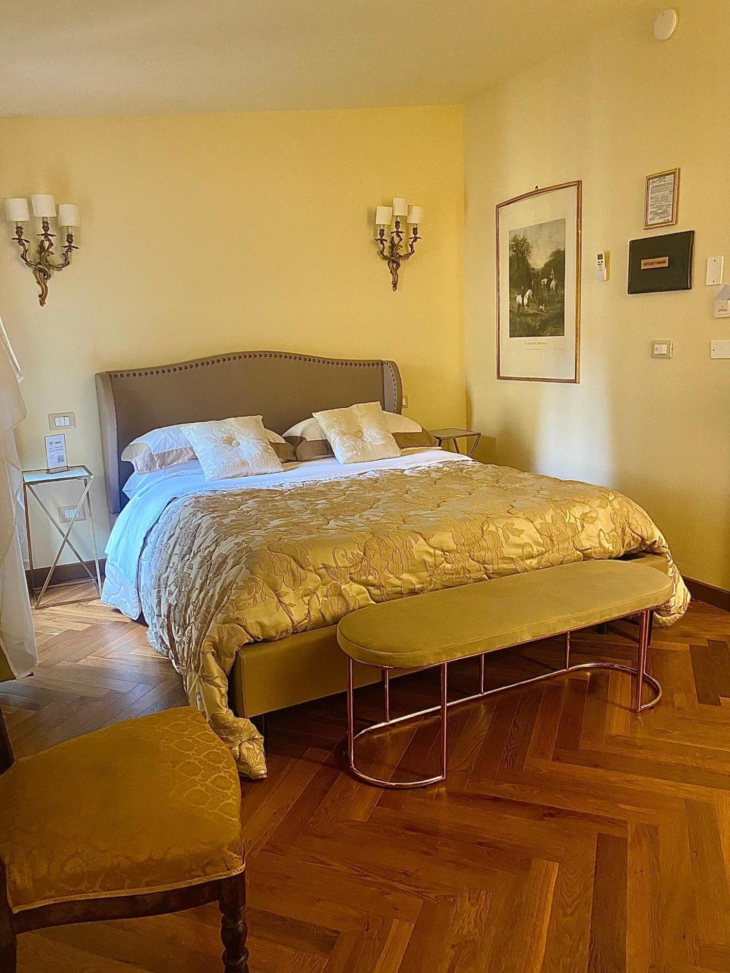 Palazzo Lari Sarzana Hotell Eksteriør bilde