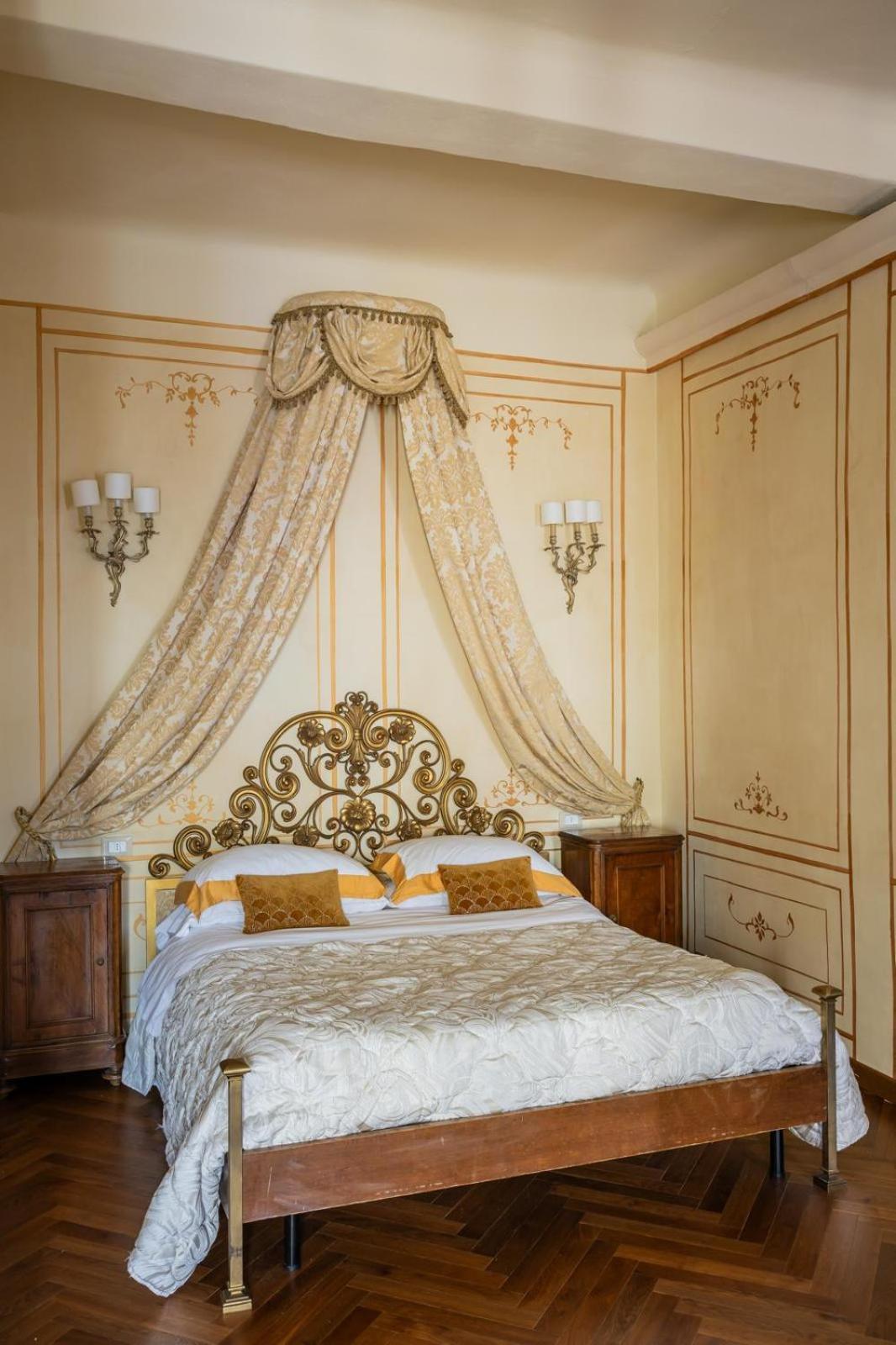 Palazzo Lari Sarzana Hotell Eksteriør bilde